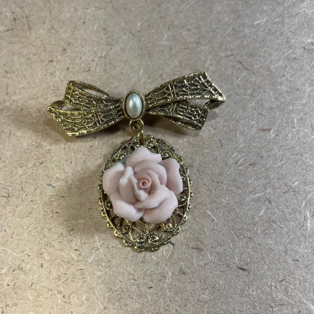 Victorian Style Brooch